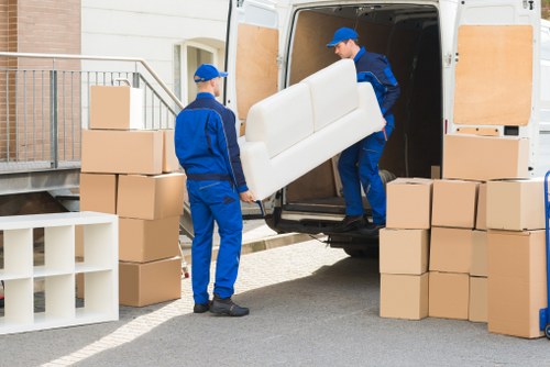 Domestic and commercial removals support in Streatham